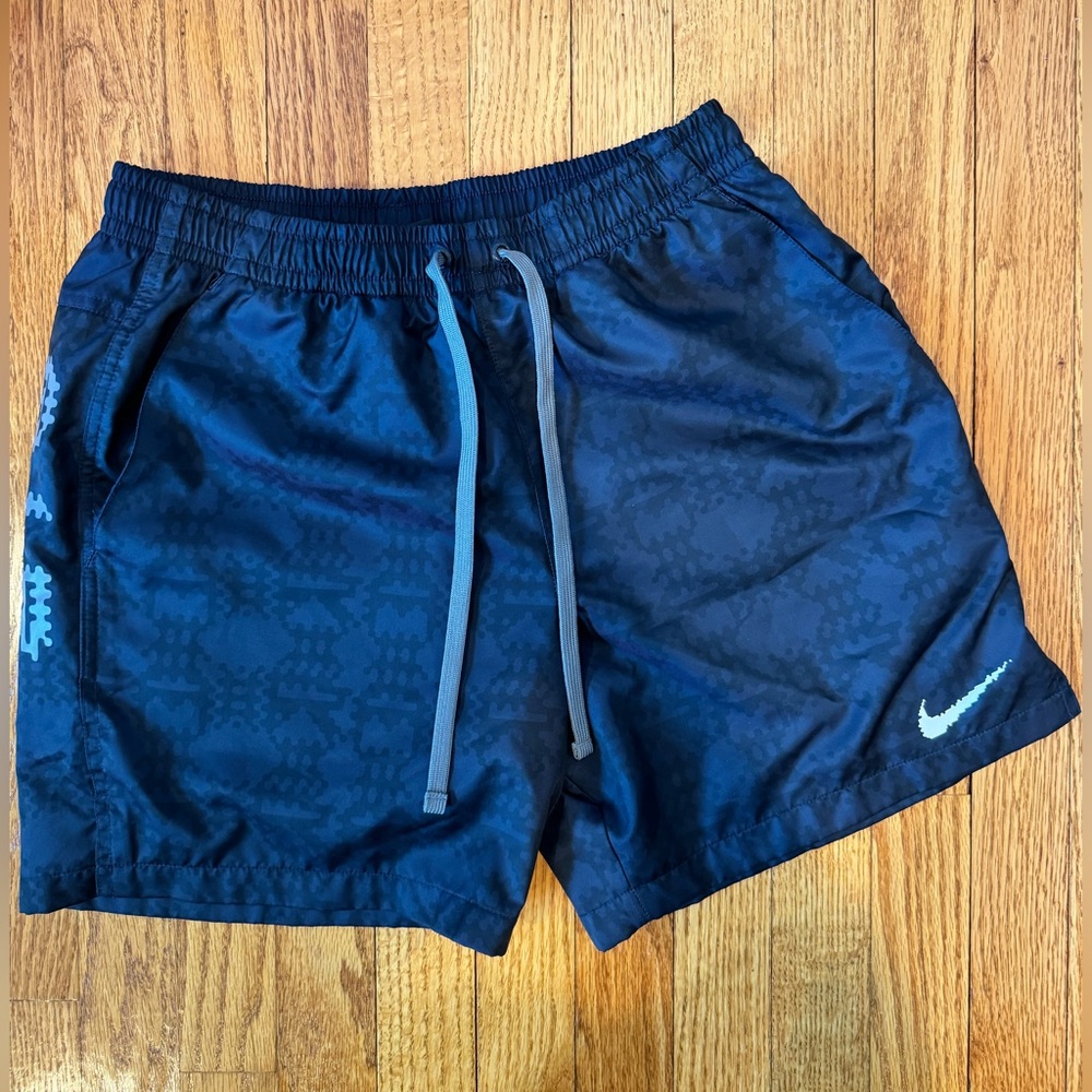 Men’s small Nike navy athletic shorts